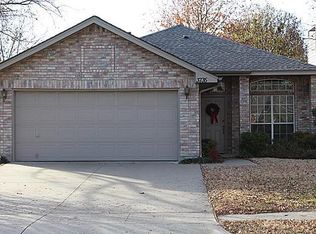 3735 Oak Meadow Dr, Grand Prairie, TX 75052