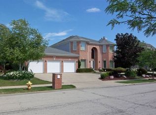111 Riverside Dr, Deerfield, IL 60015