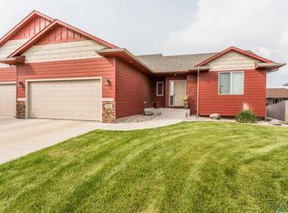 702 Brannon Dr, Harrisburg, SD 57032