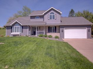 196 McIntosh Rd E, La Crescent, MN 55947