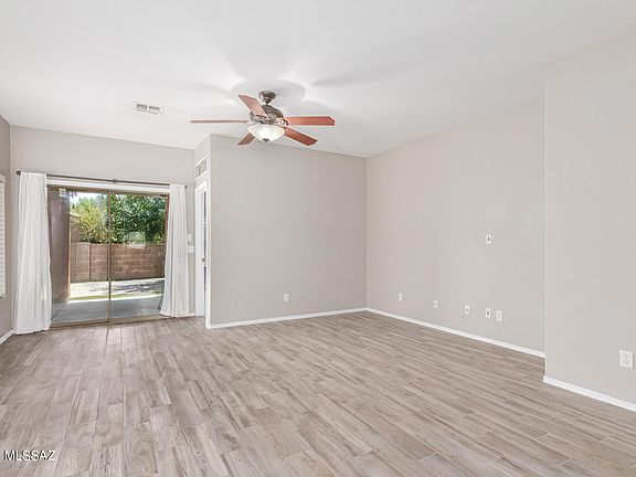 5th image of 306 E Calle Puente Azul