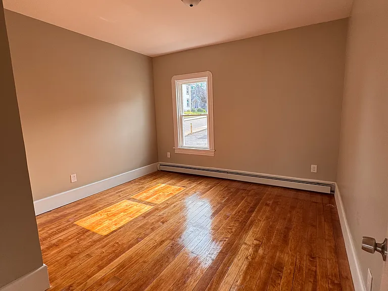 169 Walnut St #1 — Photo 8
