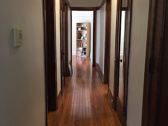3rd image of 1650 W Sherwin Ave #1