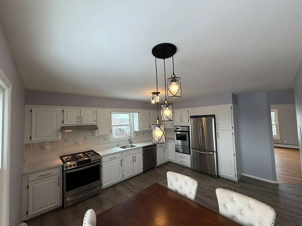 3 bed, 1200 sqft, $3,850 — Photo 3