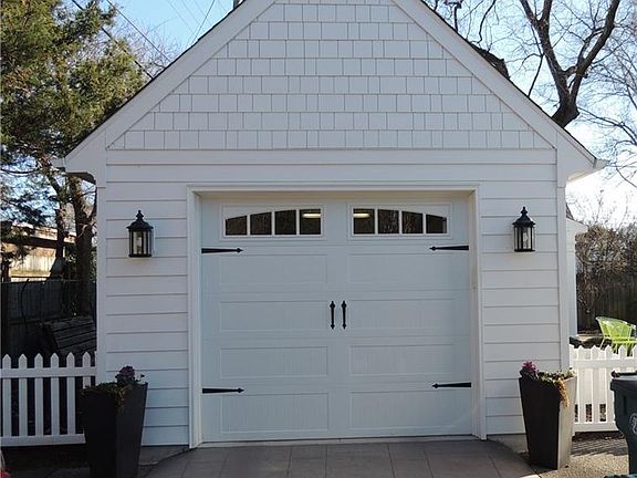 3rd image of 1805 Norris Ln