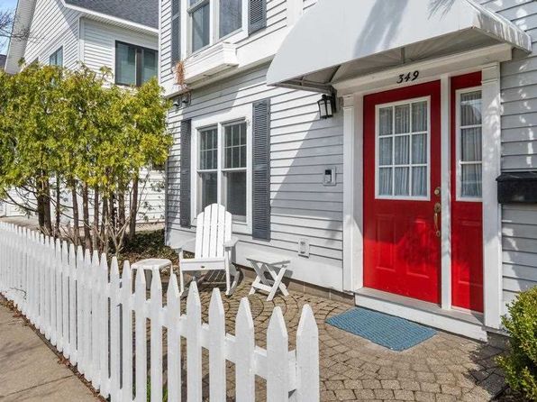 349 E 3rd St, Harbor Springs, MI 49740