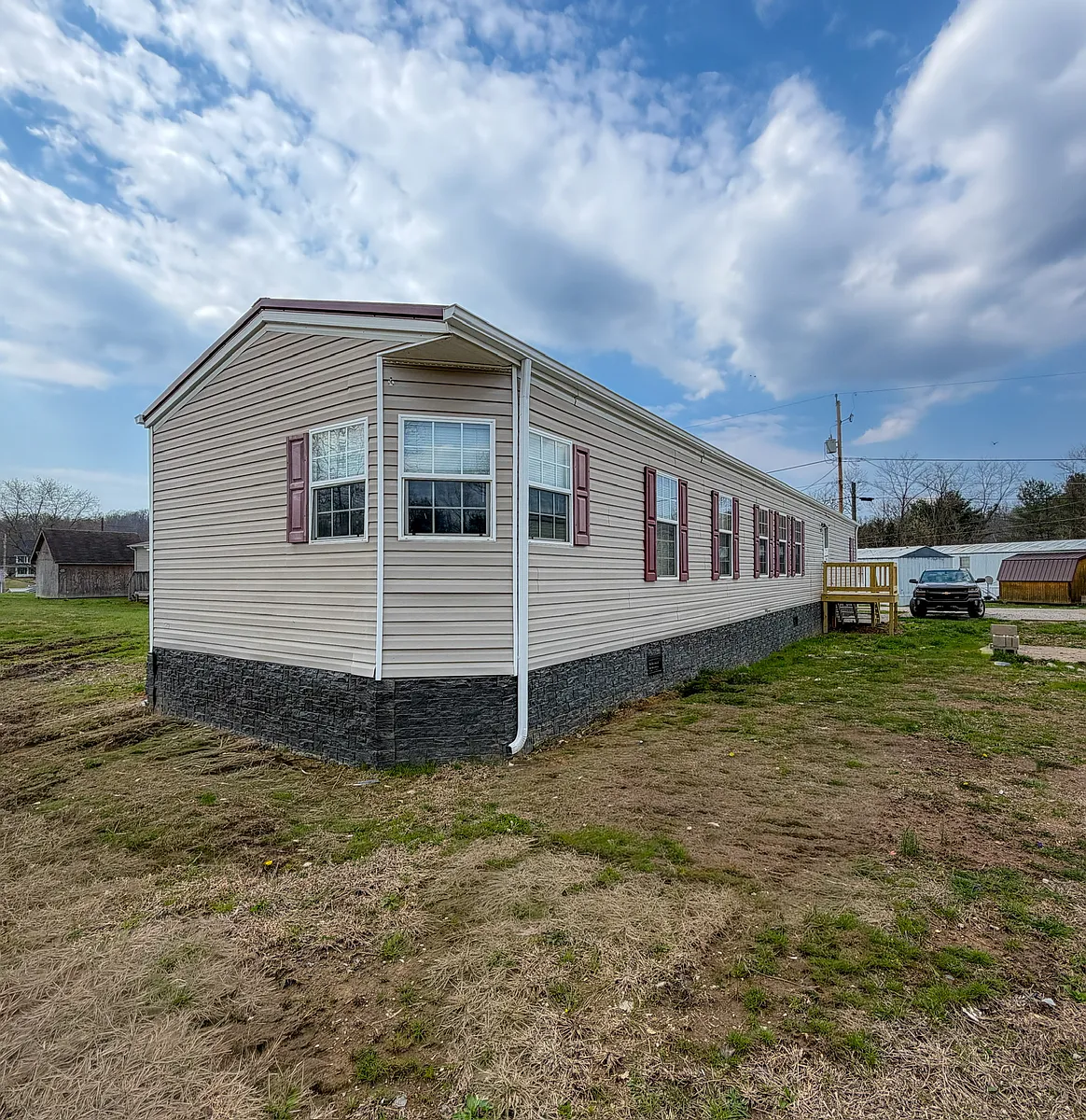 Building Photo - 64 Richardson Ln