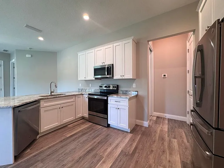 356 Seminole Dr — Photo 11