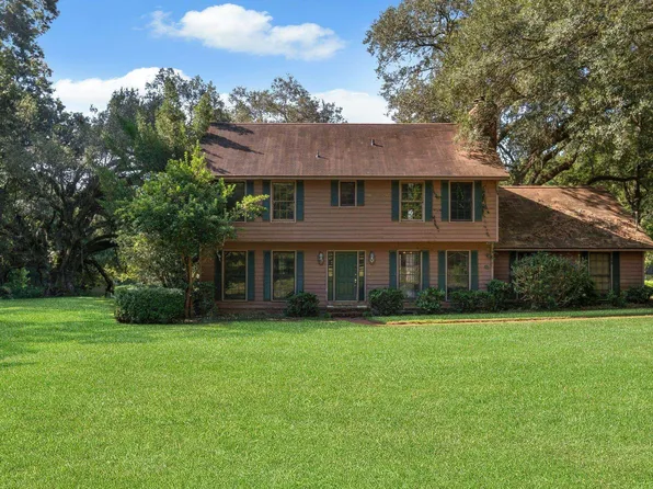 2596 Green Crossing Dr, Tallahassee, FL 32309