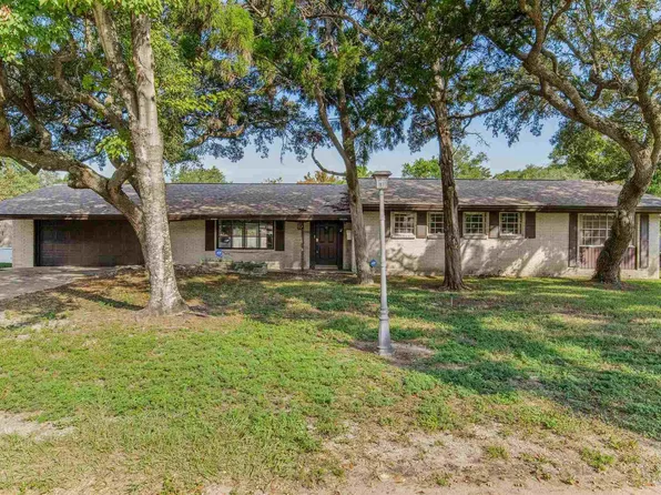 208 Palmetto Rd, Gulf Breeze, FL 32561