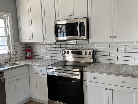 2nd image of 1168B Clydebank Ct #1002