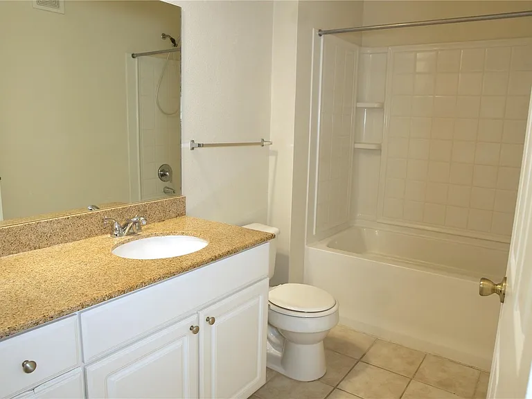 233 Southern Pecan Cir #101 — Photo 3