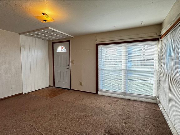 5th image of 316 Winckles St
