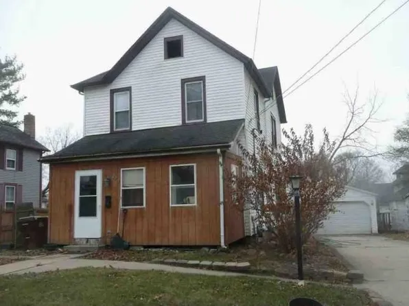 771 W Elk St, Freeport, IL 61032