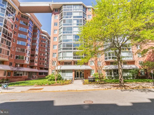 1024 N Utah St APT 914, Arlington, VA 22201