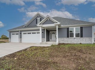 W193N4971 Rosemary Rdg, Menomonee Falls, WI 53051