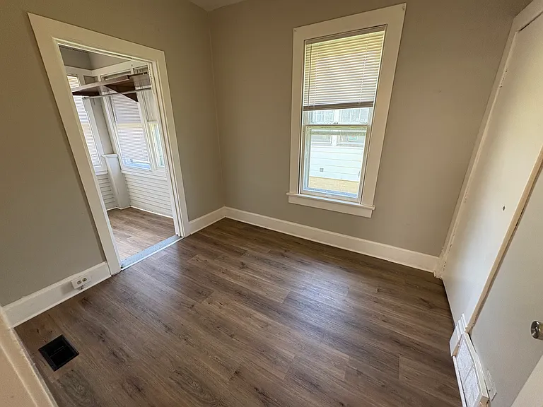 1107 W Gilbert Ave — Photo 10