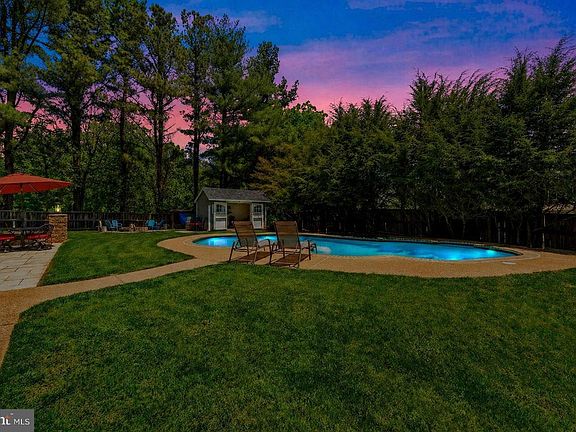 3rd image of 5291 Merry Oaks Rd