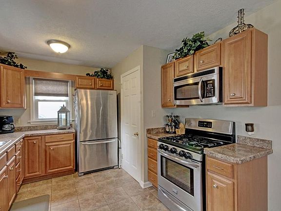 2nd image of 2328 Edgewater Dr