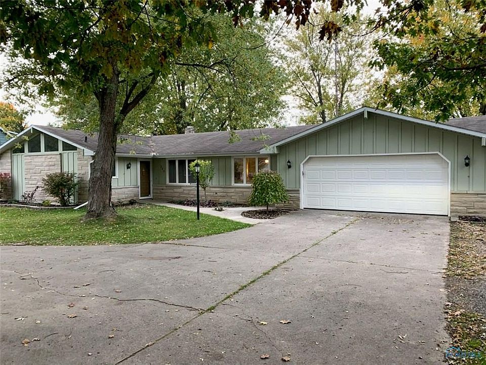1st image of 209 Lakeview Dr