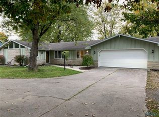 209 Lakeview Dr, Bryan, OH