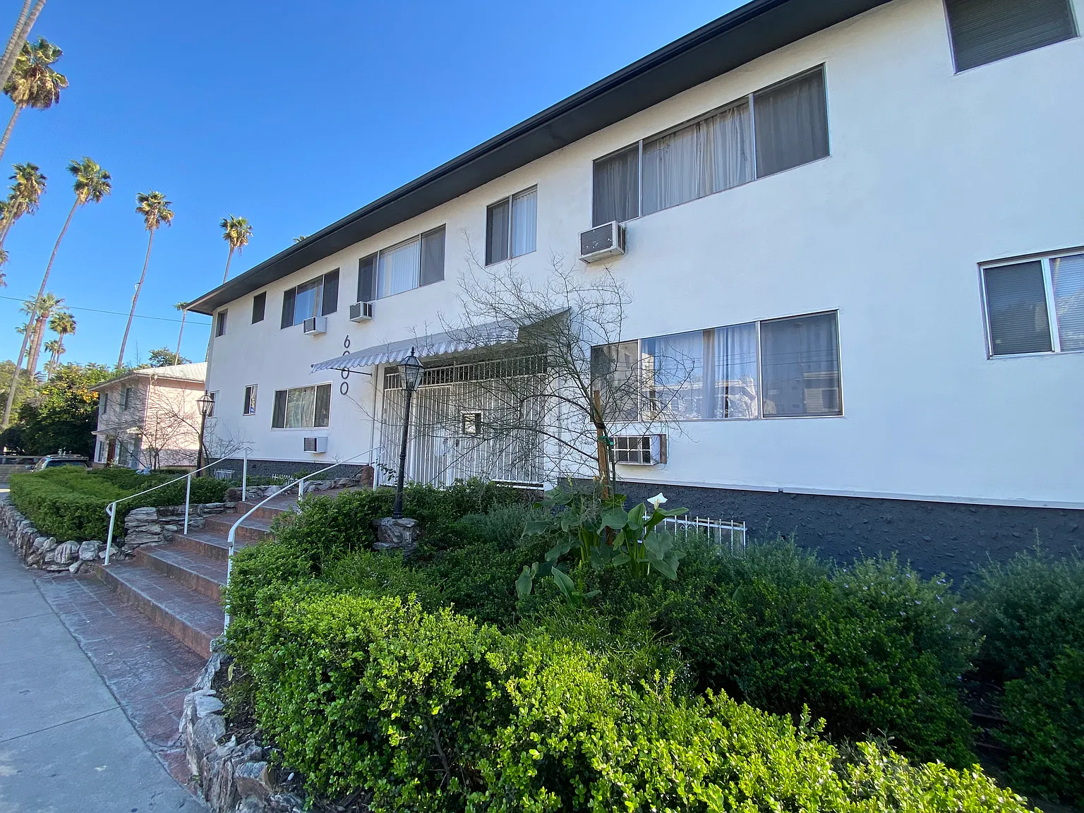6000 Franklin Avenue — Photo 1