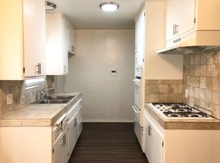 720 Monterey Blvd APT 4, Hermosa Beach, CA 90254