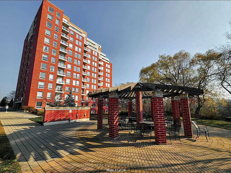 60 Old Mill Rd #UPH5 — Photo 4