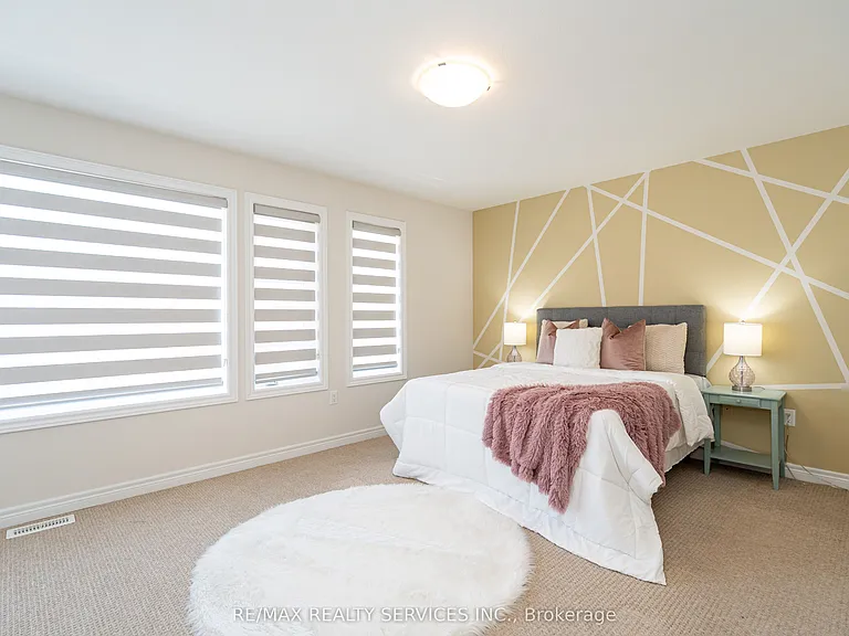 7 Baker Ln — Photo 32