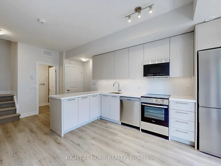 851 Sheppard Ave W #30 — Photo 12