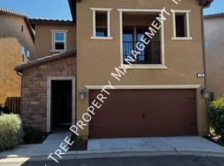 199 Sunset Dr S, Madera, CA 93636