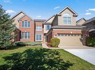 44998 Broadmoor Cir S, Northville, MI