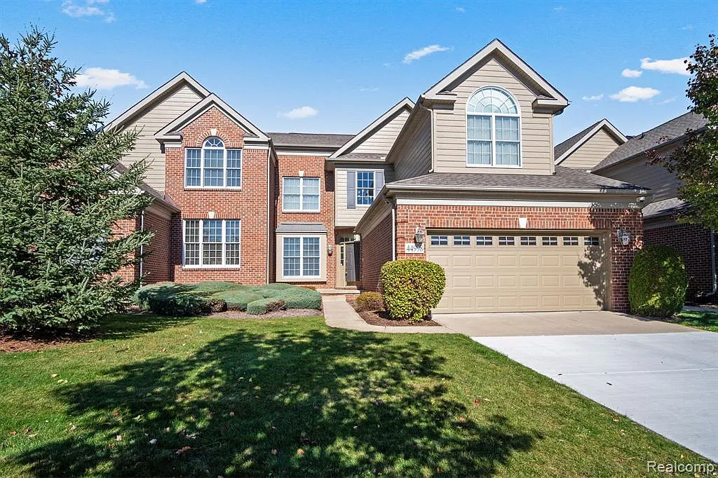 44998 Broadmoor Cir S photo 1