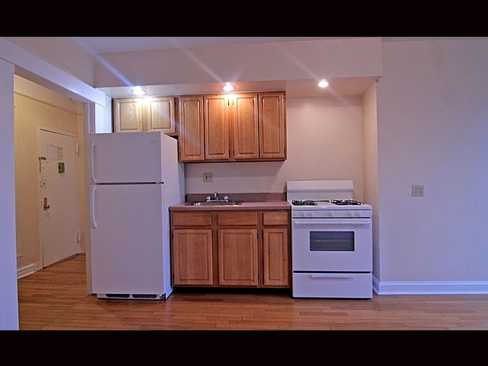 2nd image of 54 Featherbed Ln APT 3H