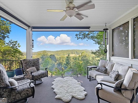 3rd image of 23 Vista Woods SE