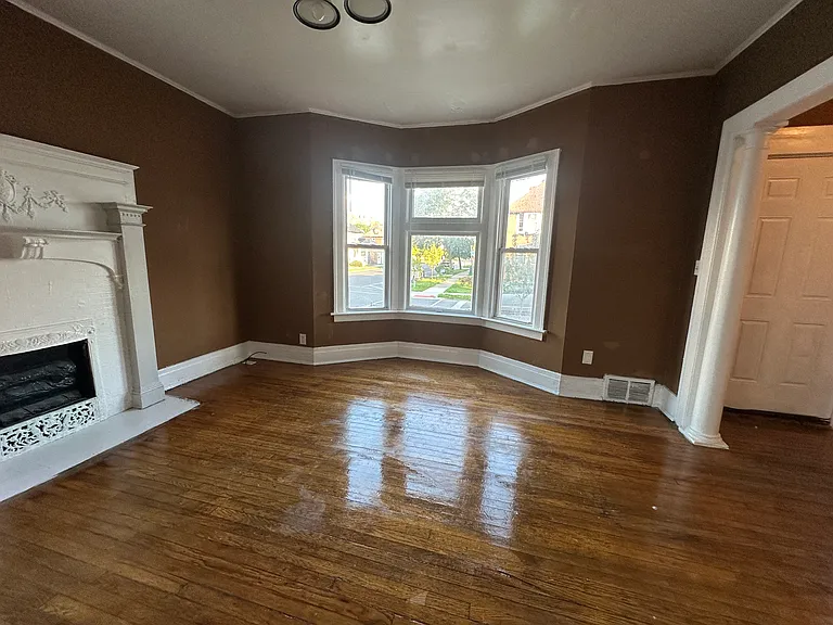 800 W Euclid Ave — Photo 5