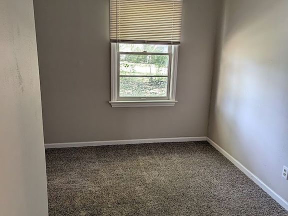 5th image of 445 Marechal Ln