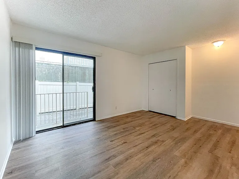 1229 Princeton St #4 — Photo 6