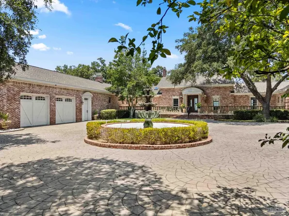 80 Duncan Ave, Gulf Breeze, FL 32561