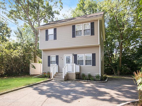 3rd image of 120 Iroquois St