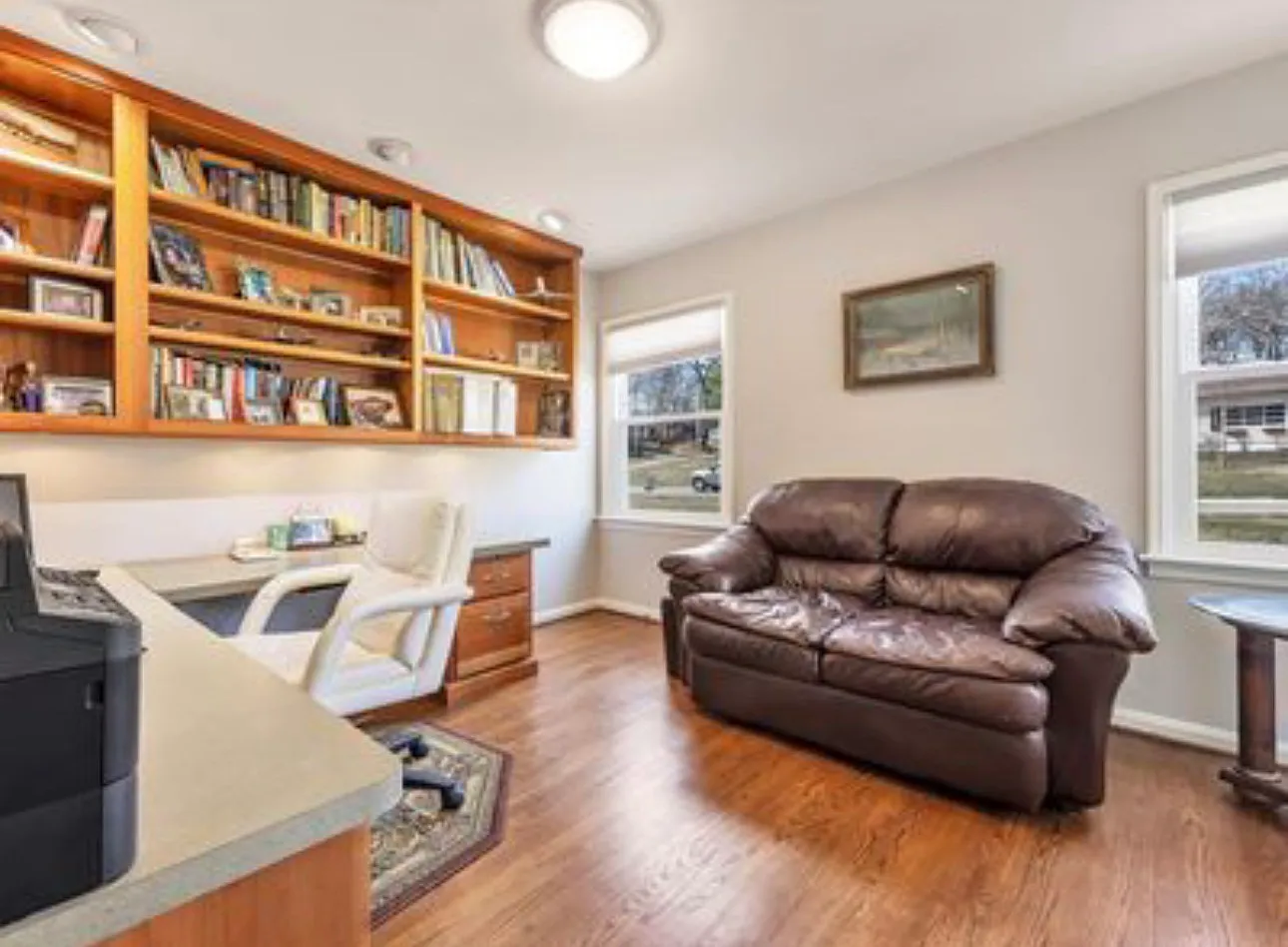 4 bed, 2617 sqft, $1,000 — Photo 2