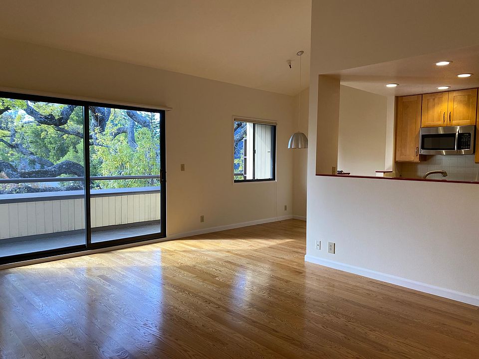 1st image of 726 Oak Grove Ave APT 3