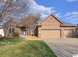309 Longwood Dr, Papillion, NE 68133