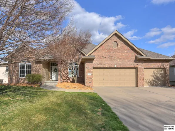 309 Longwood Dr, Papillion, NE 68133