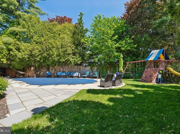 204 Garnet Ln, Bala Cynwyd, PA 19004