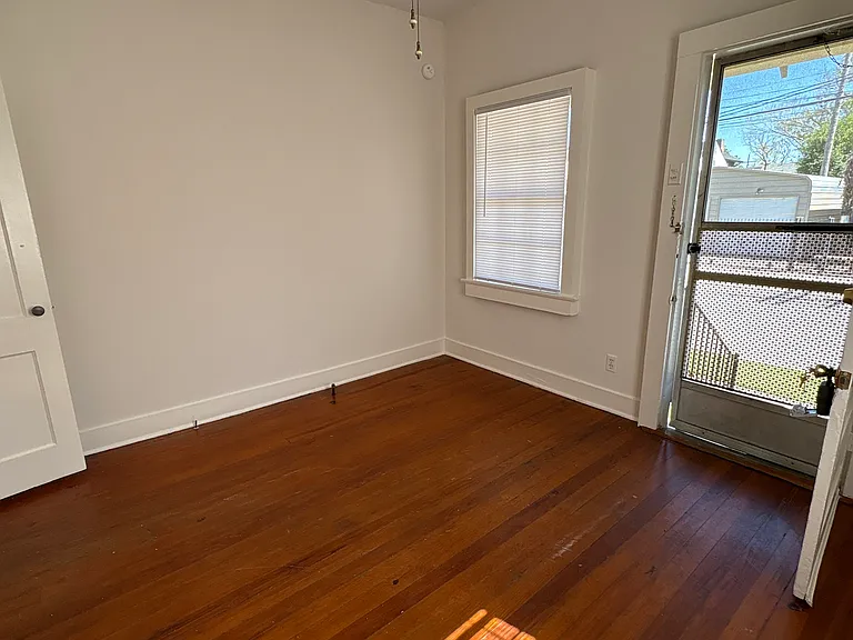 1122 Hillary St — Photo 2