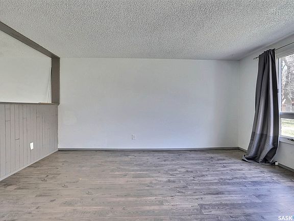 3rd image of 51 Spruceview Road