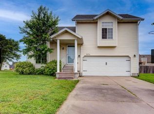 826 S Holly Ct, Nixa, MO 65714