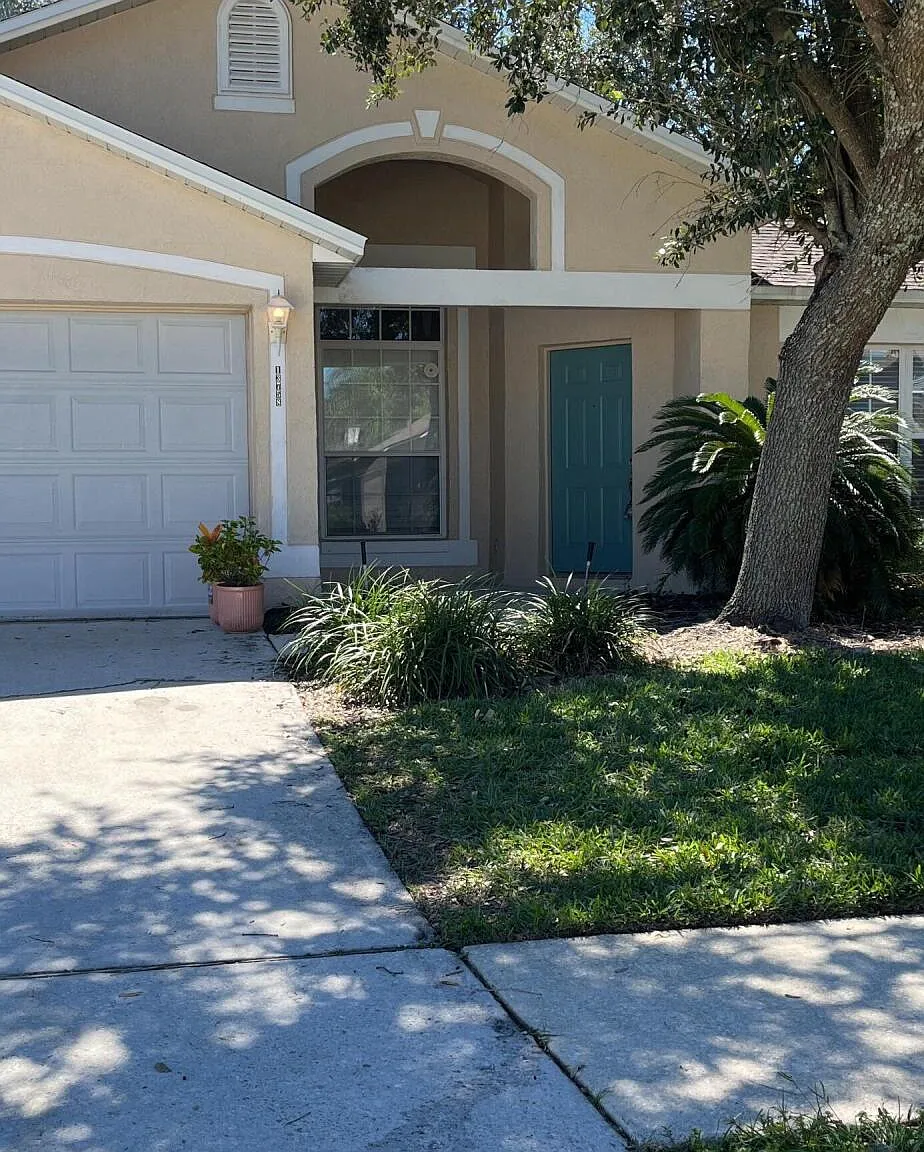 4 bed, 2.0 bath, 1904 sqft, $2,450 — Photo 1