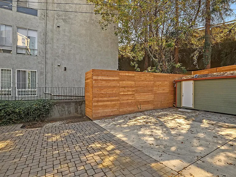 27 Westall Ave — Photo 32